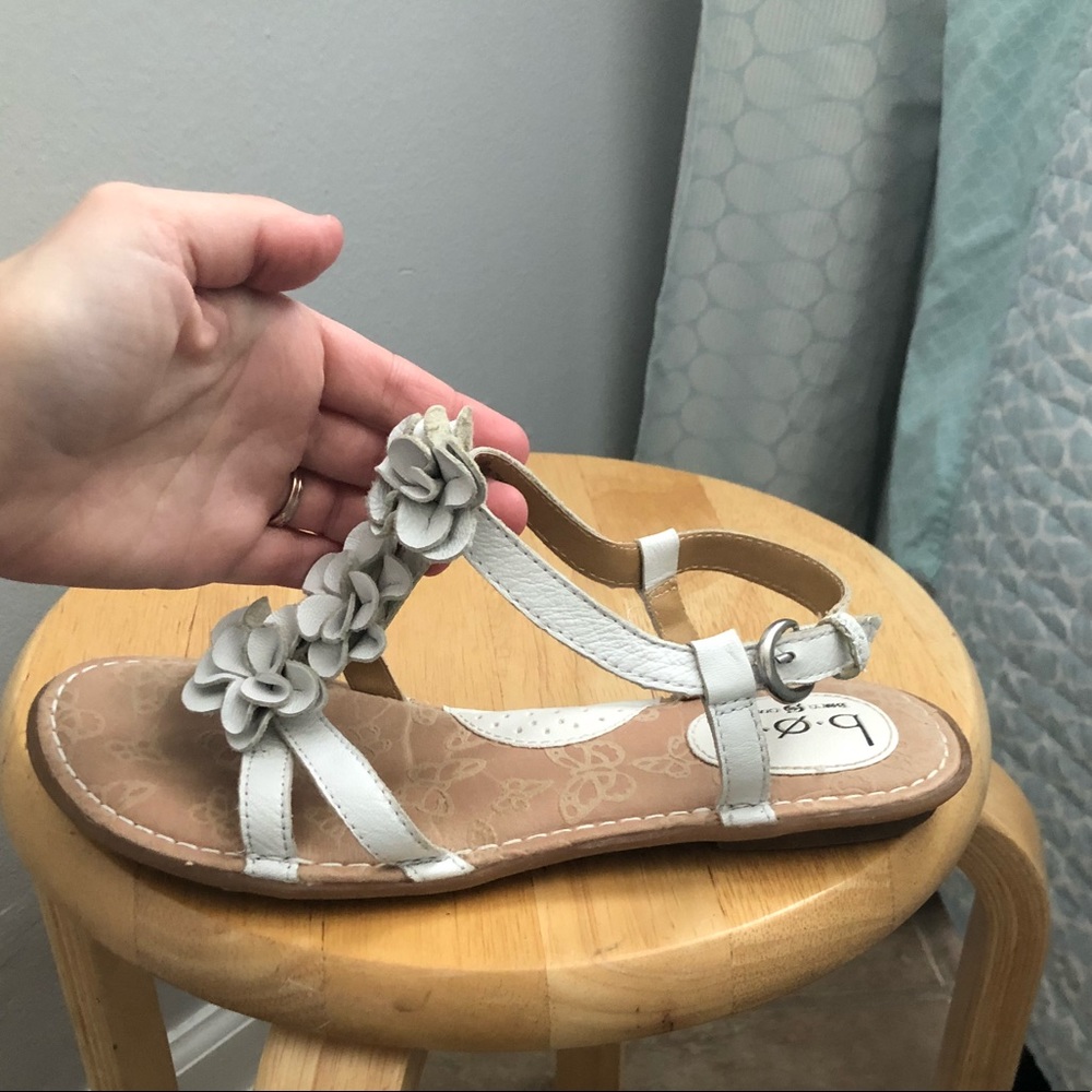 b.o.c Born Concept white sandals